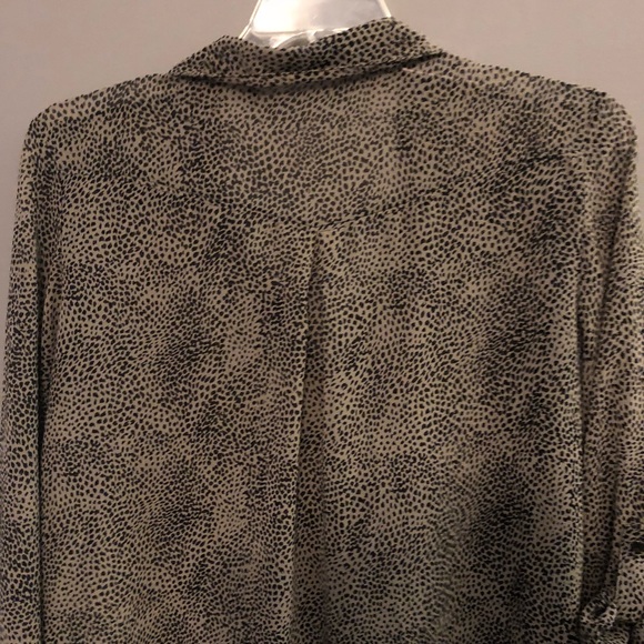 *3 for 10$* Leopard dress shirt. - Picture 4 of 4